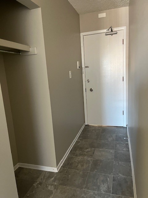 Spacious Bright 1 Bedroom Avalon Area